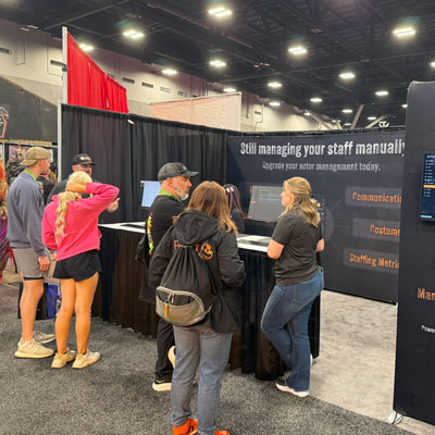 Sithon team giving live demos on the trade show floor